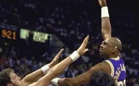 Kareem Abdul-jabbar and the night an “unbreakable” scoring record fell—why the league wasn’t ready