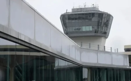 Plane close call at Newark: Alaska and FedEx narrowly avoid collision on intersecting runways