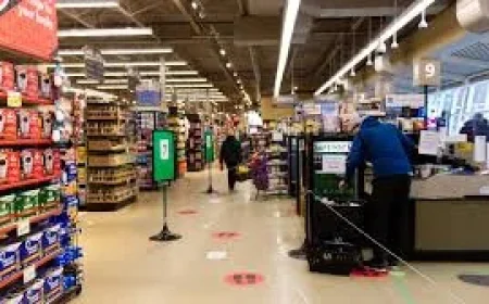 Safeway Closures and the in-between squeeze: what independence means when the market rewards extremes