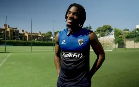 Wimbledon 2026: Delano Splatt’s into Huish Park — Play on the Plough Lane pitch!