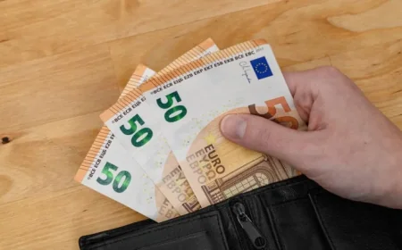 Ireland Social Welfare Bonus: €285 family payment coming this summer