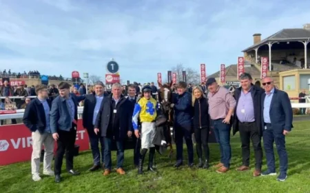 Kelso upset: World Of Fortunes’ three-mile return turns Beeswing into a statement win