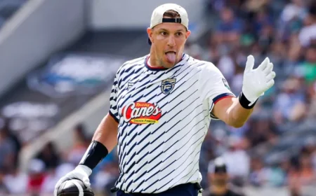 Rob Gronkowski Injures Hamstring in Flag Football Debut