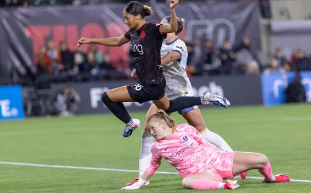 Portland Thorns Defeat Seattle Despite Two Red Cards in NWSL Opener