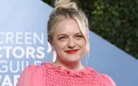 Why Elisabeth Moss Almost Turned Down The Handmaid’s Tale Role