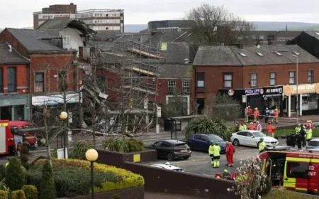 Oldham: Three Injured After Scaffolding-Wrapped Building Collapses on King Street