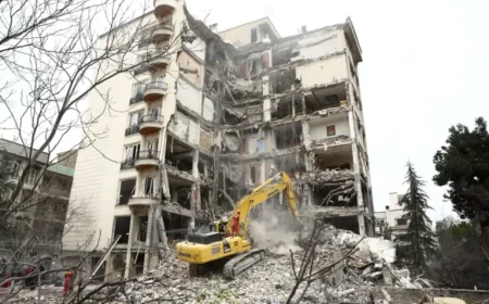 Iran War Missiles: Barrages Hit Tel Aviv as Strikes Batter Iran and Talk Signals Clash