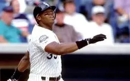 Frank Thomas sues over City Connect jersey sales—while his name is still on the rack