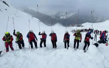 South Tyrol Avalanche: Two Dead, 25 Caught on Busy Slope — Questions over Unstable Snowpack