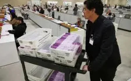 Telemundo Vota: Trump’s mail ballot in Florida collides with his push to restrict mail voting nationwide