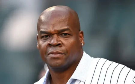 Frank Thomas Sues White Sox, Nike, Fanatics Over Jersey Sales Dispute