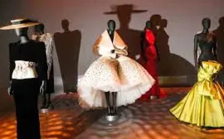 Schiaparelli review – it’s cocktail o’clock with fashion’s surreal goddess who out-lobstered Dalí and turned a polar bear pink