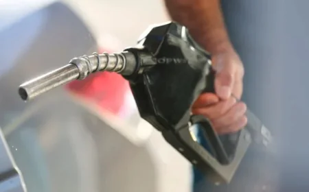 Americans Reduce Spending to Cope with Rising Gas Costs