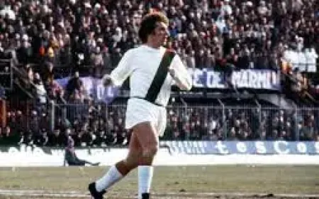 Beppe Savoldi: Italy Pauses Before Playoff as Football Mourns a Golden-Era Striker