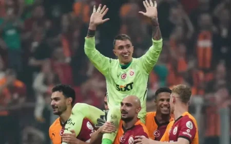Muslera: 39-Year-Old U-Turn, National Call-Up and a Promise to Return to Turkey