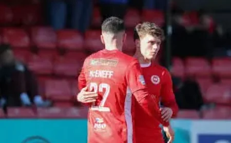 Glentoran F.c. Vs Linfield: Larne Win Moves Six Clear After Glens Draw with Blues