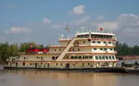 Mississippi River: Public Meetings Reveal Growing Strain on Flood Defenses and Commerce