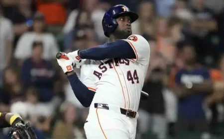 Ian Happ as Daikin Park Roof Scaffolding Turns Yordan Alvarez Opener Into a Foul-Ball Flashpoint