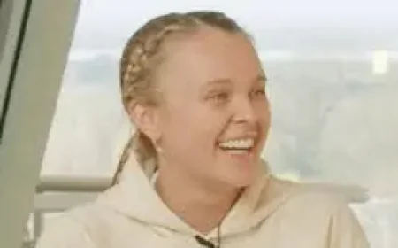 Jojo Siwa Reveals Her ‘Two Different People’ Act — From ‘Joelle’ to a Horse-Racing Pep Talk