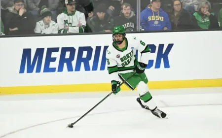 Quinnipiac Hockey faces North Dakota with Frozen Four berth on the line in Sioux Falls