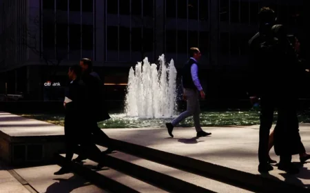 Investors Rush to Exit Private Credit Market Amid Current Trends