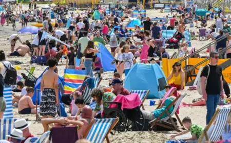 Bank Holiday 2026: 17C Forecast, 20C Maps and a Spring Weather Split That Catches Britain Off Guard