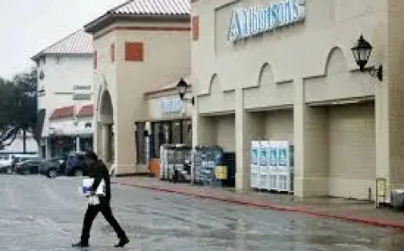 Albertsons to Close Two North Texas Stores, Triggering 138 Layoffs — What This Signals for a Shrinking Footprint