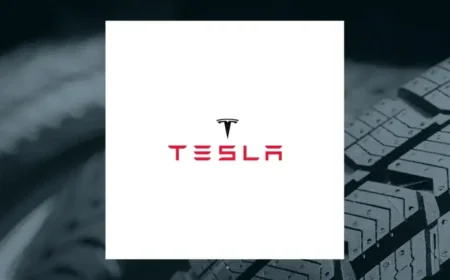 Tesla Merger Alert: tesla Analyst Predicts SpaceX Tie-Up as Ratings Shift