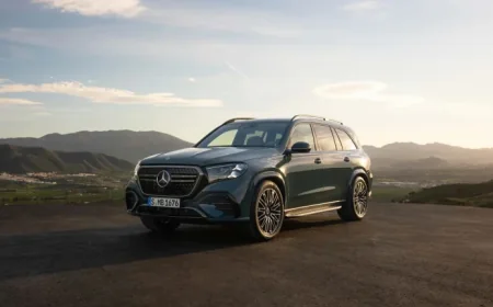 New Mercedes GLS Features Advanced Cloud-Based Suspension