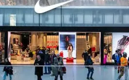 Nike Stock at an Eight-Year Low: Elliott Hill’s Gamble to Find Footing Ahead of Earnings