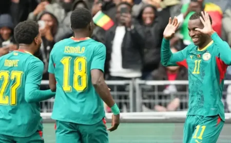 Sénégal – Gambia: A trophy tour returns home and a nation prepares to commune again