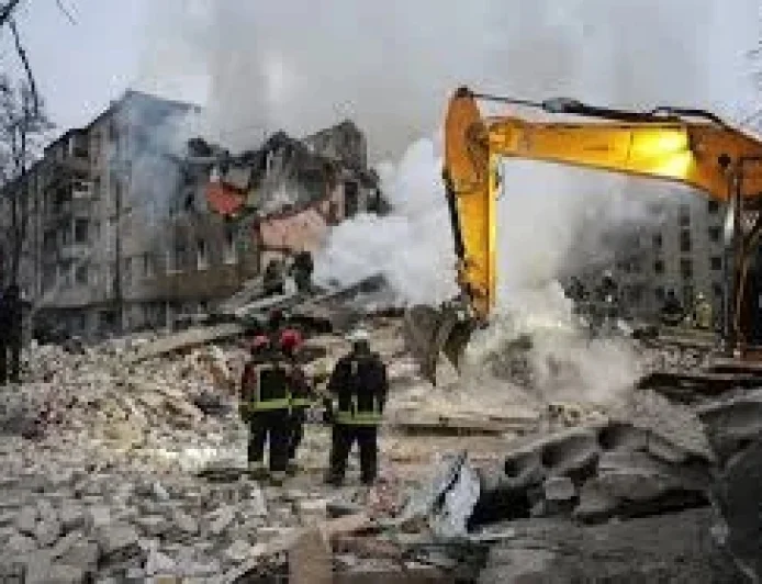 Apartment Building rubble in Kharkiv: the quiet hours after the air alert