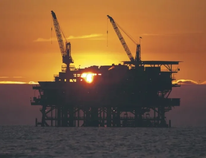 Ftse 100 at a Crossroads as Gulf Fighting Sends Oil Soaring — Traders Face Hard Choices