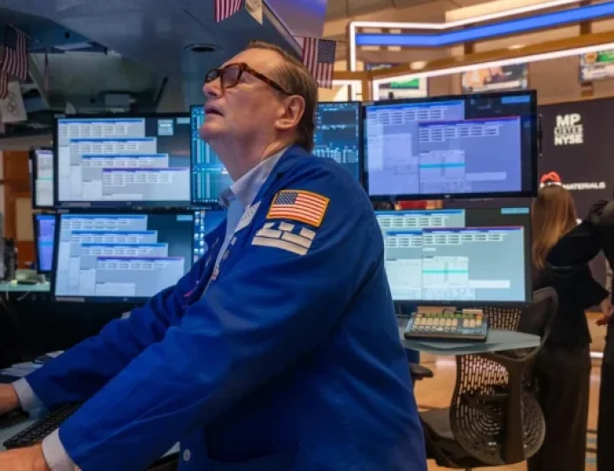 Dow Surges 1,000 Points as Trump Extends Iran Reopening Ultimatum