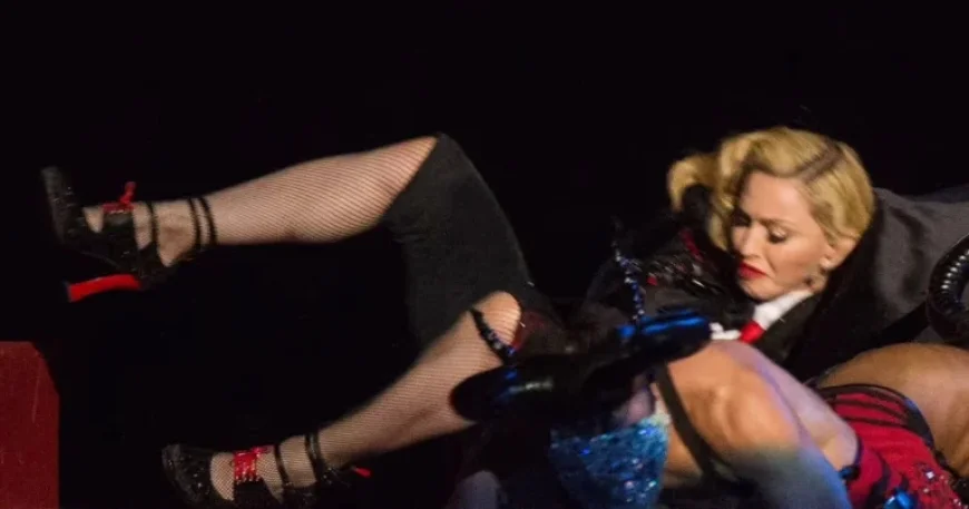 Pop Icon Stumbles Off Stage in BRIT Awards Wardrobe Mishap