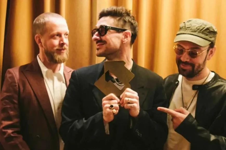 Mumford & Sons Achieves Second Consecutive U.K. No. 1 Album This Year