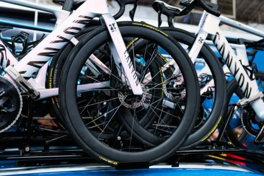 Mathieu van der Poel Dominates Omloop het Nieuwsblad with New Shimano Dura-Ace Wheels