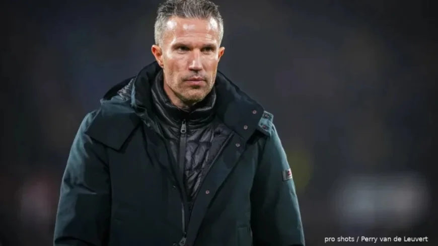 Feyenoord Lineup: Van Persie Surprises by Starting Kraaijeveld
