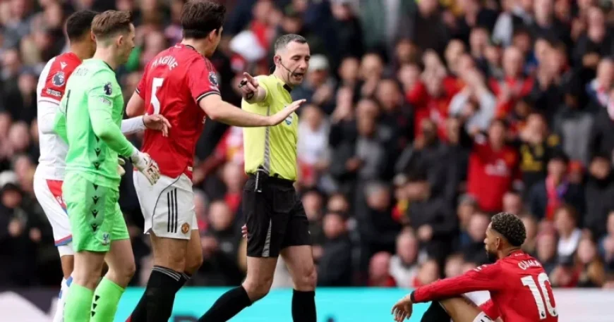 VAR Explains Red Card and Penalty Verdict Against Man United vs Palace