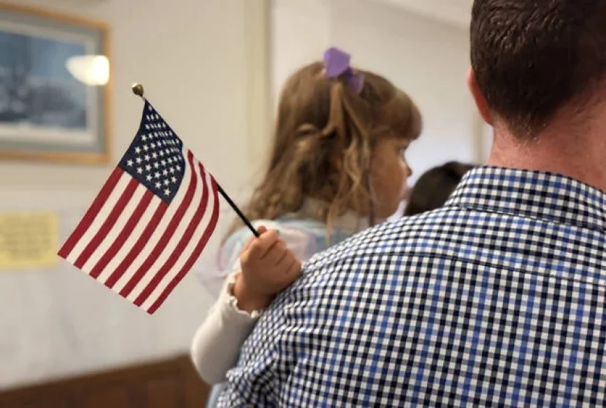 Immigrants Celebrate U.S. Citizenship in Pittsburgh Ceremony