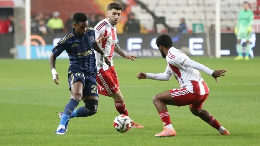 Fenerbahçe’s Nelson Semedo Injured in Antalyaspor Match