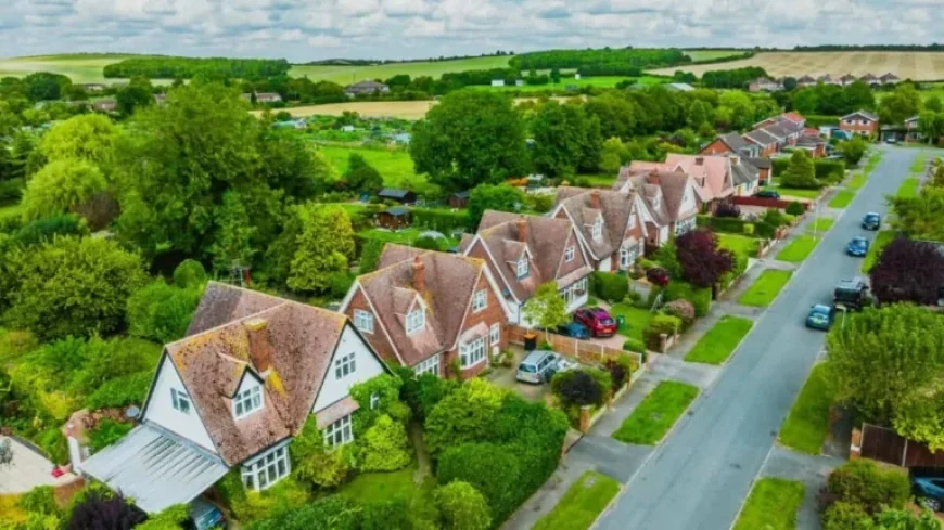 Should Investors Consider Buying This FTSE 250 Stock in March?