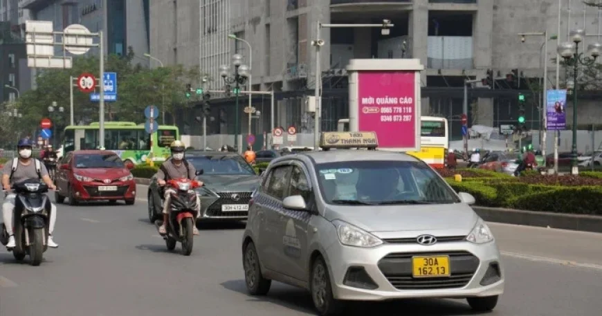 Time to Redefine Hanoi’s Taxi Regulations?