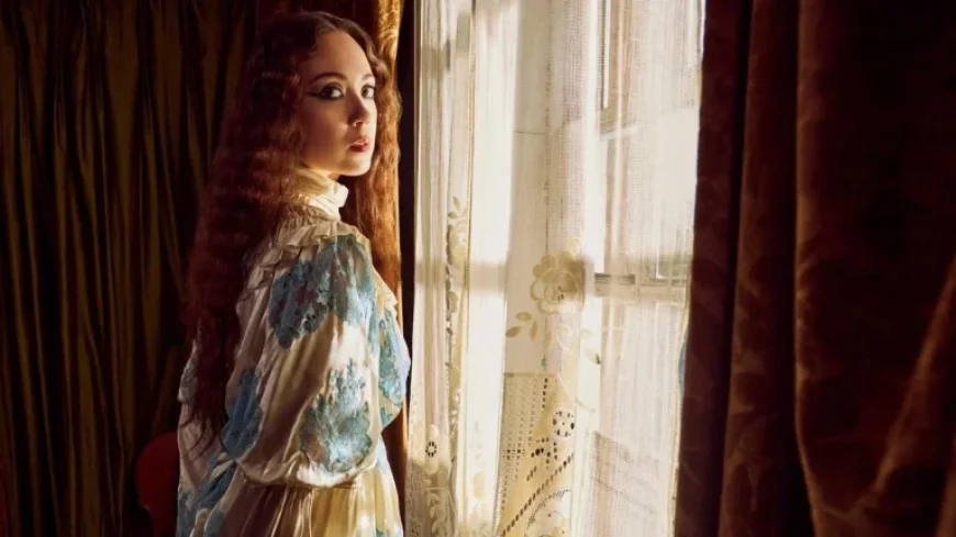 Laufey Returns to Australia with an Arena Tour That Feels Like a Confession