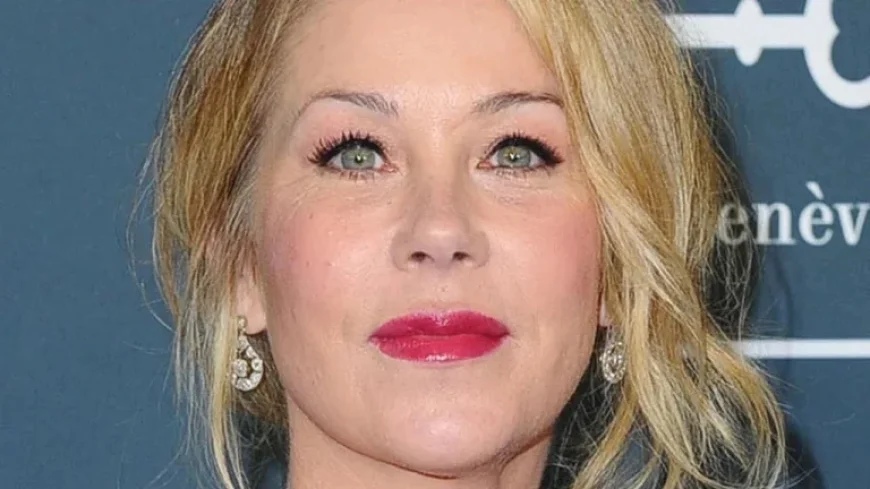 Christina Applegate Ignored Brad Pitt for Years After Awards Show Snub