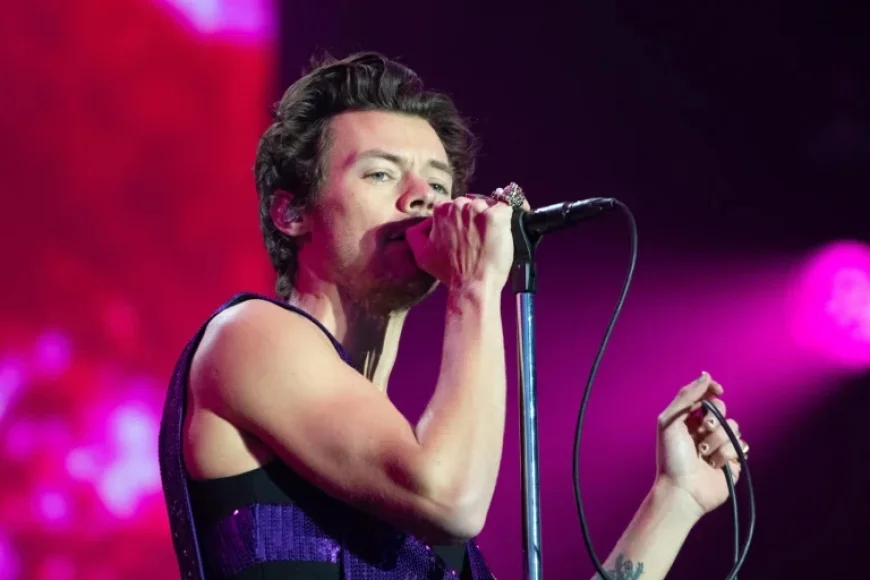 Harry Styles and the Midnight Economy: 5 Signals Behind the ‘Kiss All The Time’ Era