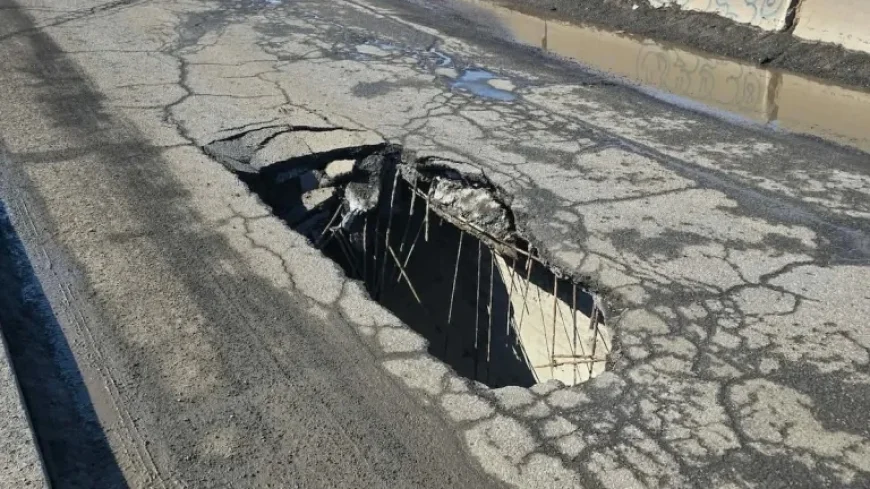 Pont De La Sauvagine Chateauguay: Gaping Hole Halts Traffic and Prompts Safety Shutdown