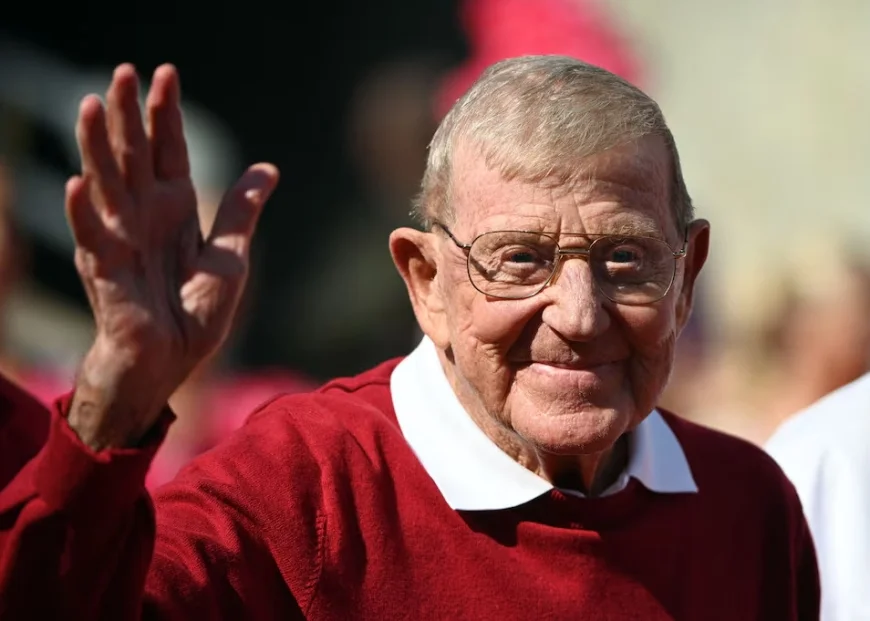 Lou Holtz Cause of Death: Notre Dame Legend Dies at 89 on March 4, 2026