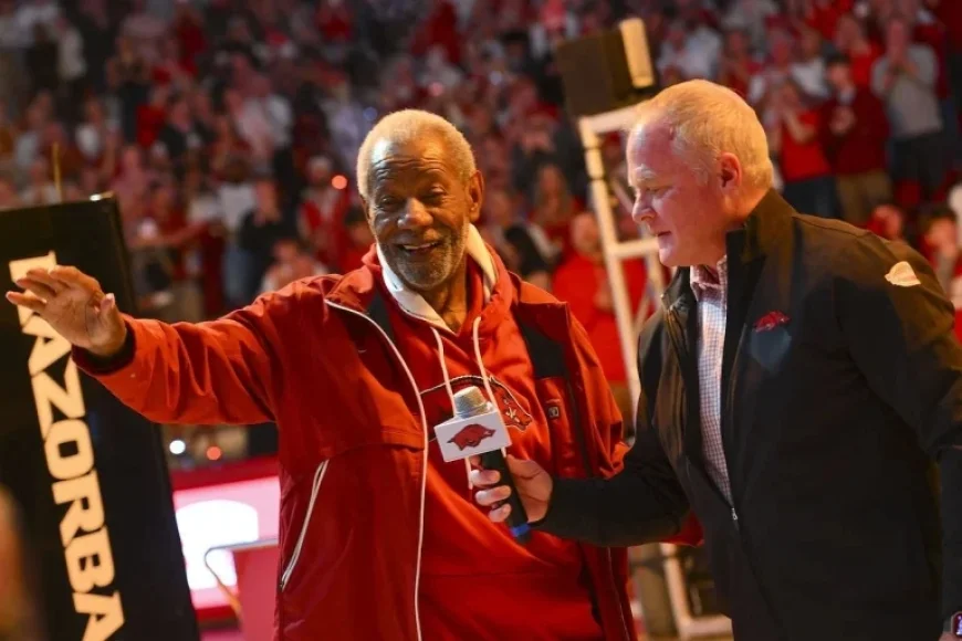 Nolan Richardson, and the moment Bud Walton Arena stood up for a living legacy