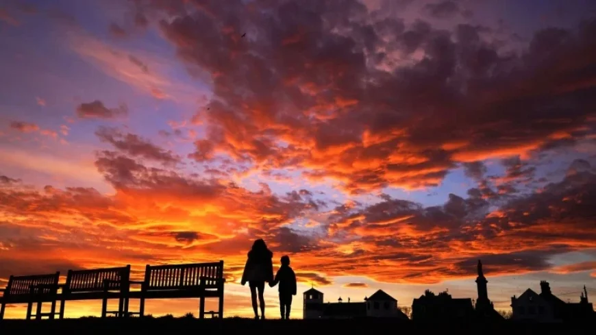 Weather: ‘Blood rain’ and fiery sunsets as Saharan dust sweeps UK — a commuter’s sky transformed